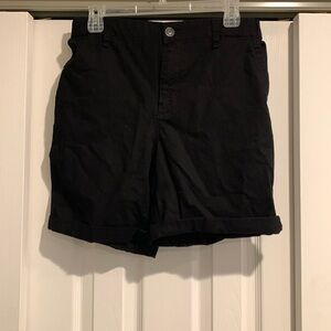 Elastic everyday black shorts